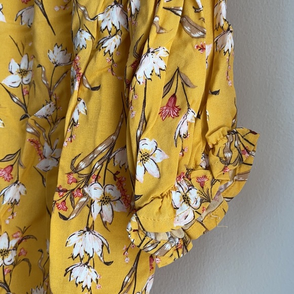 NWT Jessica Simpson floral top - Picture 5 of 5